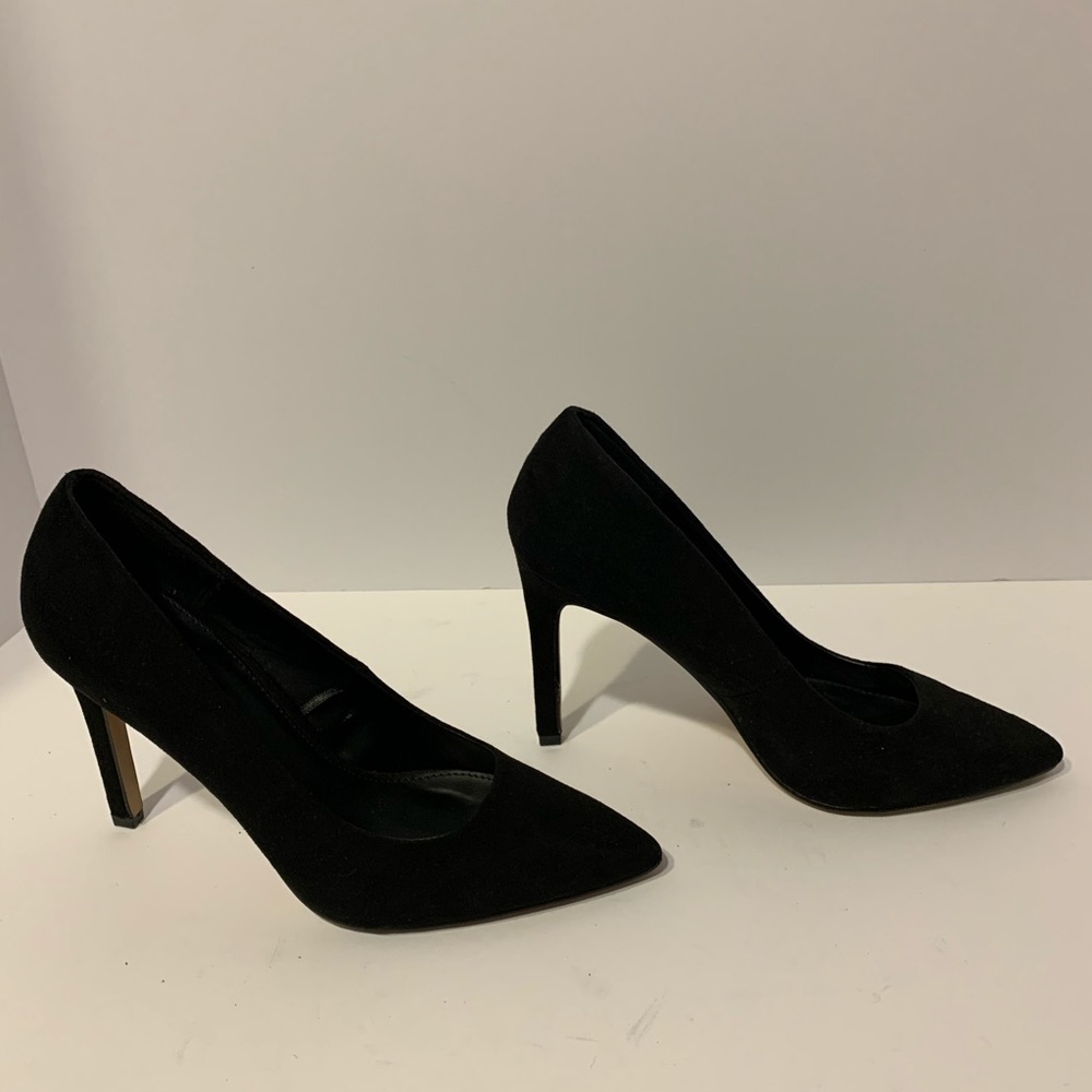 FOREVER 21 Black pointed toe heels size 7